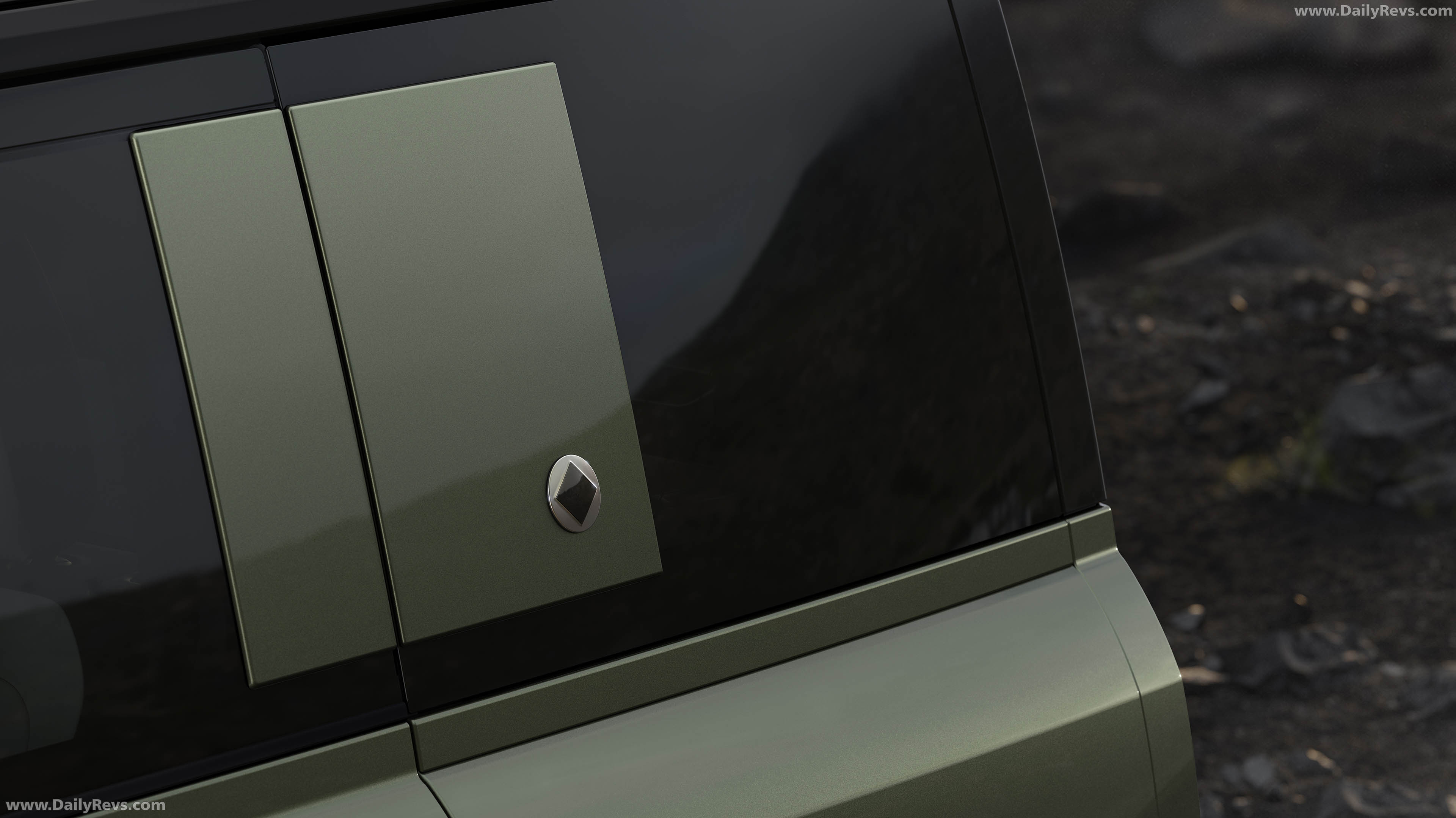 2027 Land Rover Defender Octa Exterior